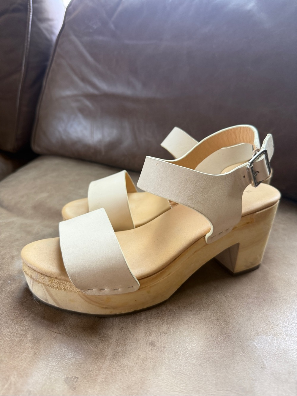 Nisolo Cream Platform Sandal with Wood-Effect Heel